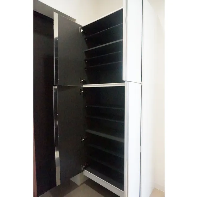 Mono TerrAce - Interior - ["Door", "Fixture", "Rectangle"]