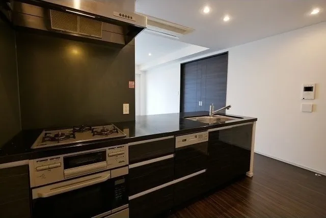 Comforia Shinjuku East Side Tower - Interior - ["Property", "Room", "Furniture"]
