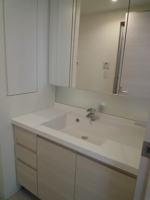 Park Habio Shibuya Honmachi Residence - Interior - ["Tap", "Mirror", "Sink"]