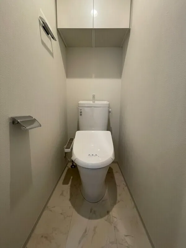 Milia Residence Magome - Interior - ["Toilet seat", "Toilet", "Flooring"]