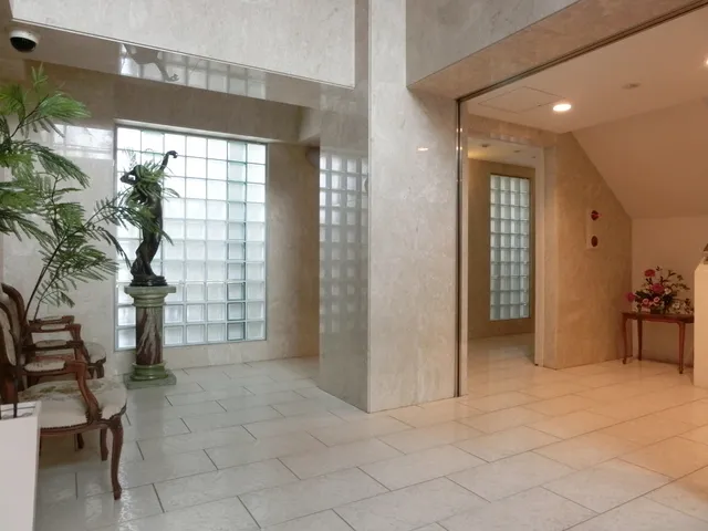 Marble Court Denenchofu - Exterior - ["Plant", "Houseplant", "Wood"]