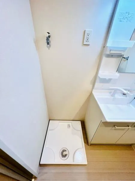 Platts Ryogoku - Interior - ["Flooring", "Floor", "Plumbing fixture"]