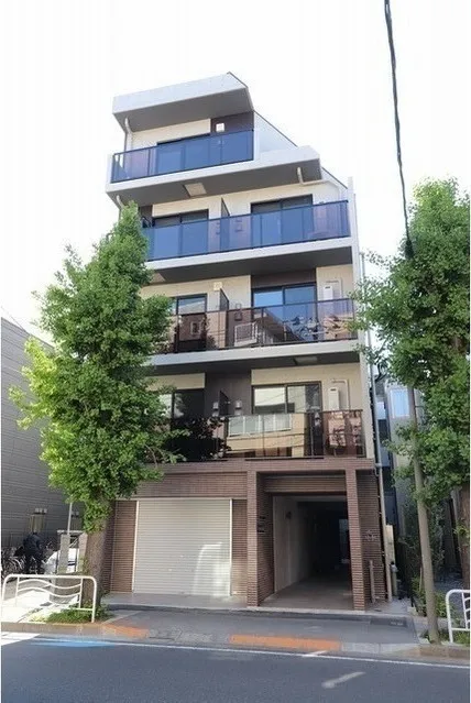 Sharm Toyo - Exterior - ["Building", "Plant", "Sky"]