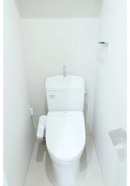 BPR Residence Monzen-Nakacho - Interior - ["Toilet seat", "Plumbing fixture", "Toilet"]