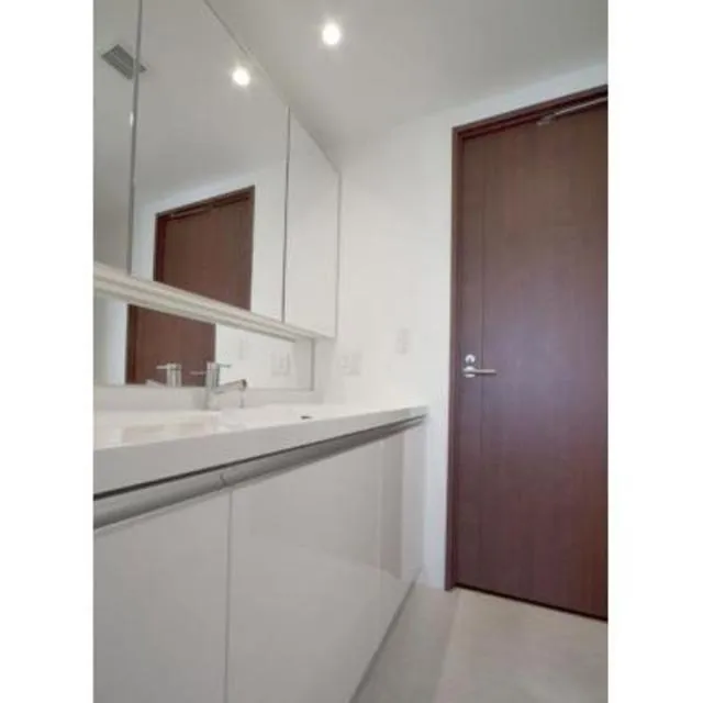 The Tokyo Towers Midtower - Interior - ["Property", "Room", "Real estate"]