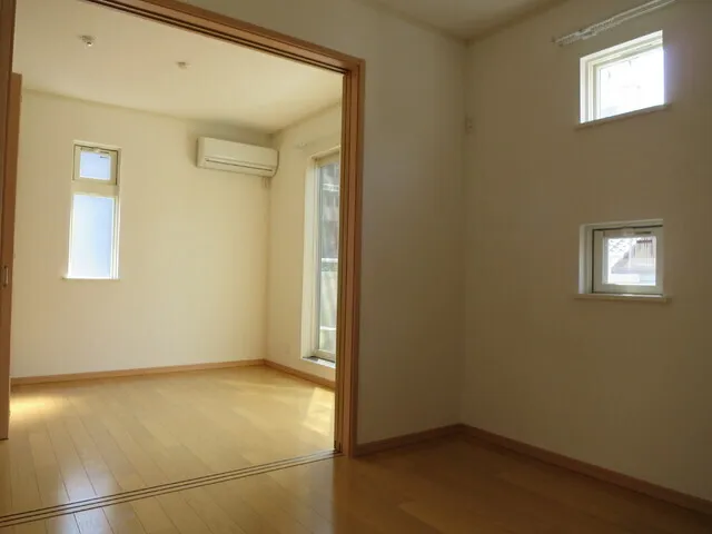 Flare Komagome - Interior - ["Flooring", "Floor", "Wall"]