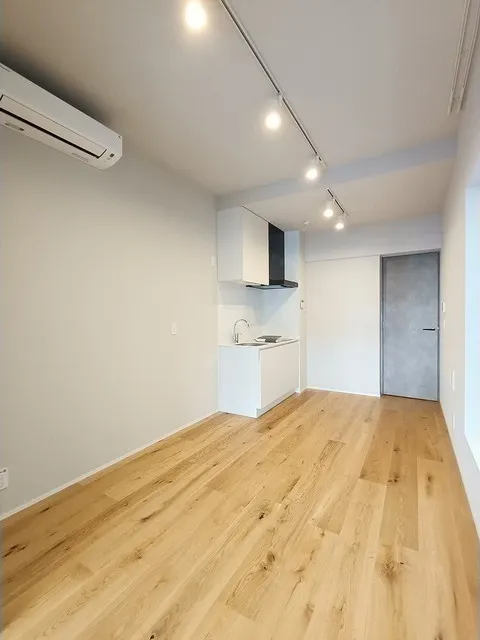 Stilio Sakurashinmachi - Interior - ["Flooring", "Floor", "Wood flooring"]