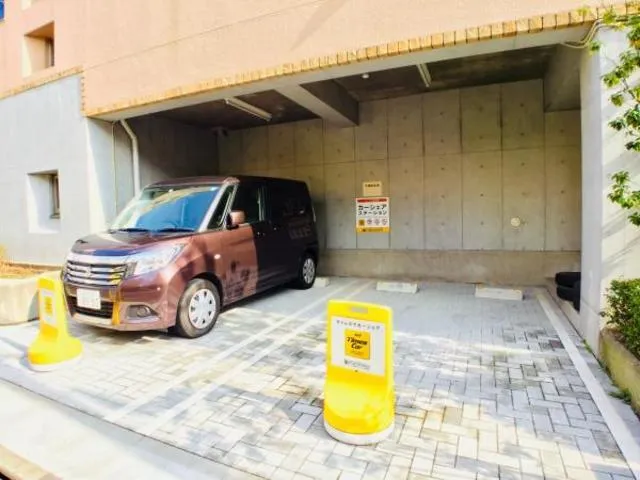 Bregrace Sangubashi - Exterior - ["Land vehicle", "Car", "Vehicle"]