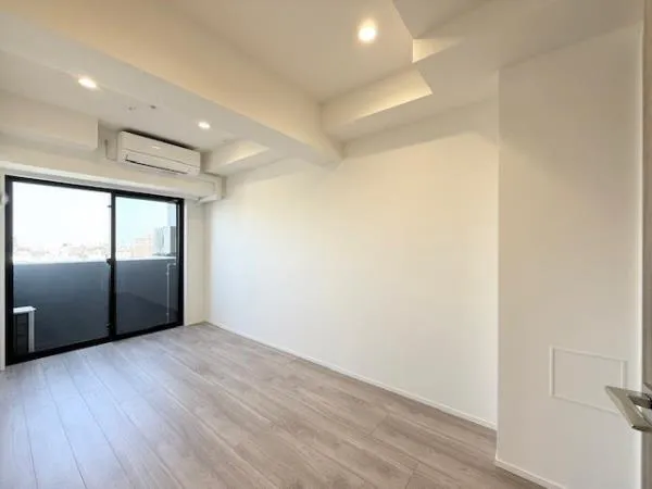 Elemi Motohasunuma - Interior - ["Flooring", "Floor", "Ceiling"]