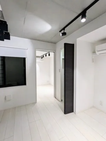 Agresio Shinagawa Oi - Interior - ["Wall", "Flooring", "Ceiling"]
