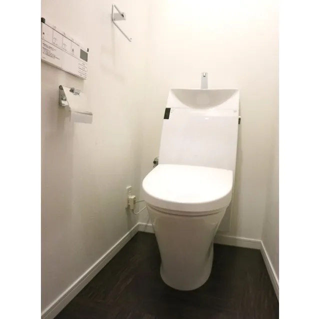 Laurier Ginza - Interior - ["Toilet", "Toilet seat", "Plumbing fixture"]