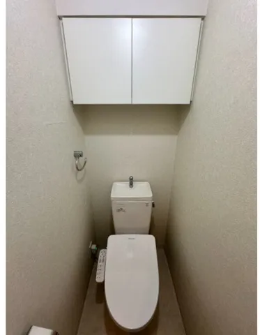 Sky Court Shinagawa Osaki - Interior - ["Toilet seat", "Toilet", "Plumbing fixture"]