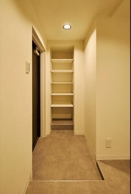 Tides Sumiyoshi - Interior - ["Flooring", "Floor", "Wall"]
