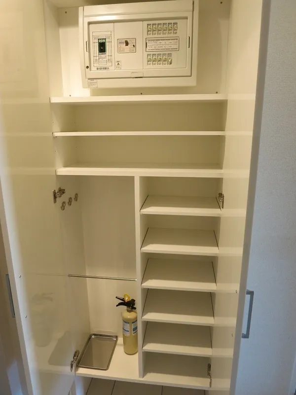KDX Residence Oyama - Interior - ["Wood", "Flooring", "Shelving"]