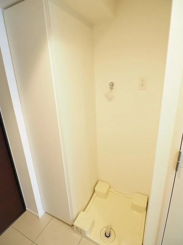 Cross Residence Osaki - Interior - ["Fixture", "Bathroom", "House"]