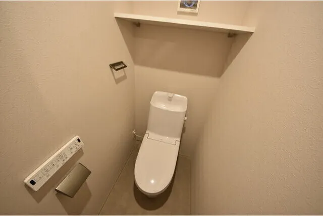 Memora Ikebukuro - Interior - ["Toilet seat", "Toilet", "Flooring"]