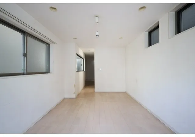 1-24-15 Yoyogi, Shibuya-Ku, Tokyo - Interior - ["Flooring", "Floor", "Wall"]