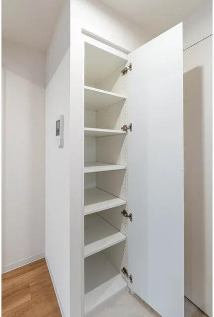 LUMIEC BUNKYO SENGOKU - Interior - ["Wood", "Shelving", "Flooring"]