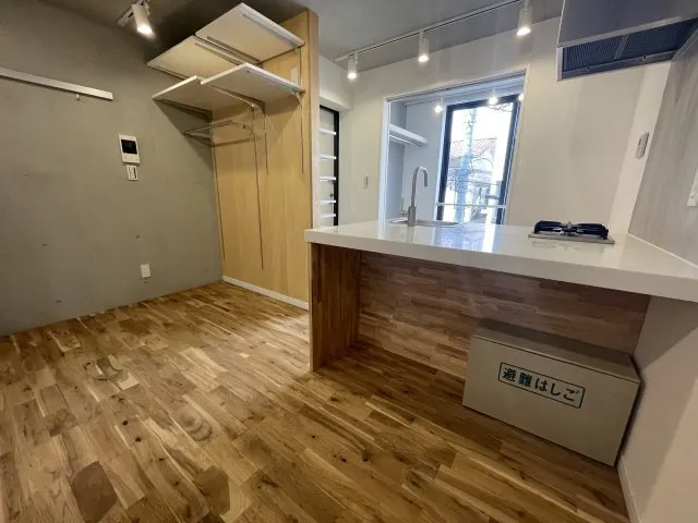 Apice Meguro - Interior - ["Property", "Countertop", "Cabinetry"]