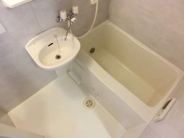 Marble Court Denenchofu - Interior - ["Brown", "Tap", "Plumbing fixture"]