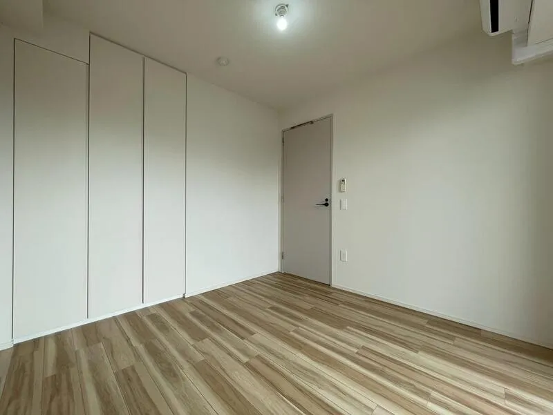Wellis Urban Suitengumae - Interior - ["Flooring", "Floor", "Wall"]