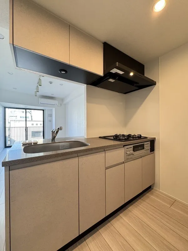 LUMIEC un Iriya - Interior - ["Kitchen", "Flooring", "Floor"]