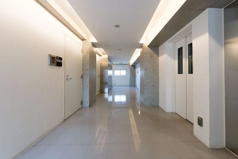 Castalia Otsuka - Interior - ["Flooring", "Ceiling", "Floor"]