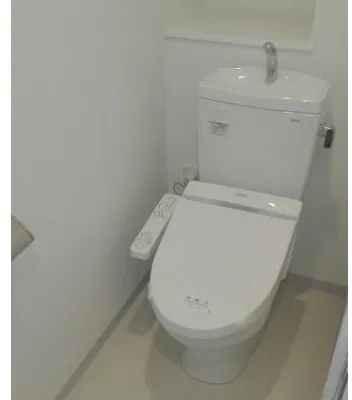 Cresia Monzen-Nakacho - Interior - ["Toilet seat", "Toilet", "Plumbing fixture"]