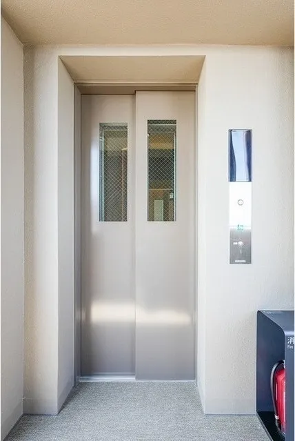 Comforia Liv Nagafukucho - Other - ["Door", "Elevator", "Glass"]