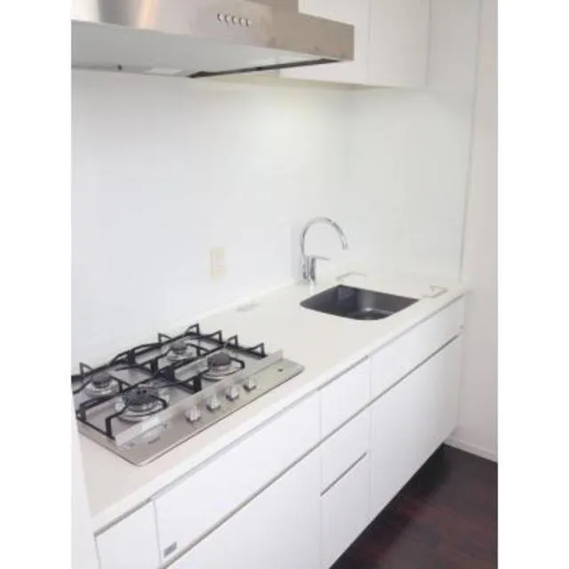 Park Cube Meguro Tower - Interior - ["Cabinetry", "Countertop", "Building"]