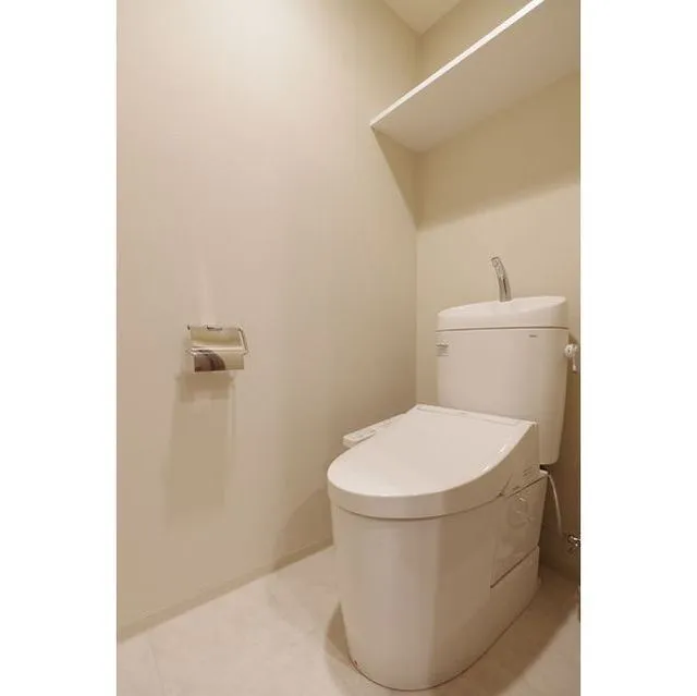 Villa Claire Asakusa - Interior - ["Plumbing fixture", "Toilet seat", "Toilet"]