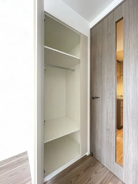 Stylio Kamata West - Interior - ["Flooring", "Wall", "Wood"]