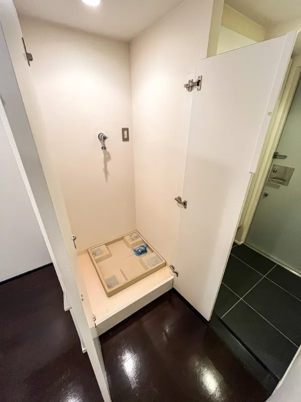 RESIDIA Kinshicho II - Interior - ["Wood", "Flooring", "Floor"]