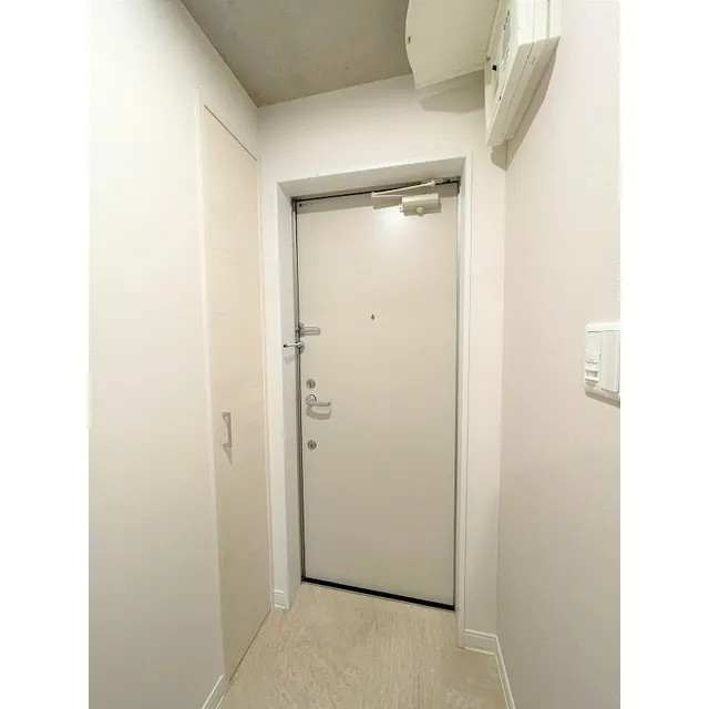 Well Square Ism Hatsudai - Interior - ["Handle", "Fixture", "Door"]