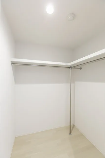 BLESS Kitashinjuku - Interior - ["Wood", "Fixture", "Interior design"]