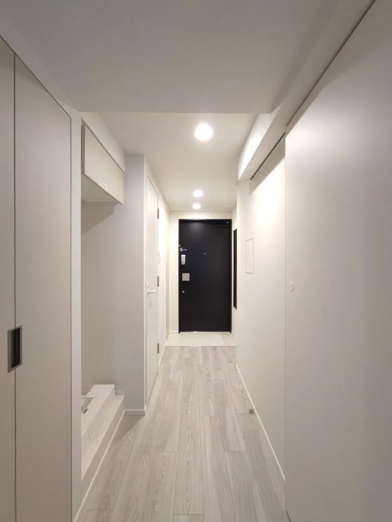 Cross Residence Takadanobaba - Interior - ["Flooring", "Floor", "Wall"]