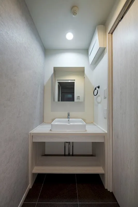 Residia Mejiro - Interior - ["Tap", "Mirror", "Plumbing fixture"]
