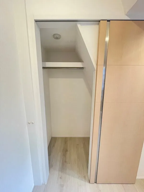 Residia Kanda - Interior - ["Wall", "Wood", "Flooring"]