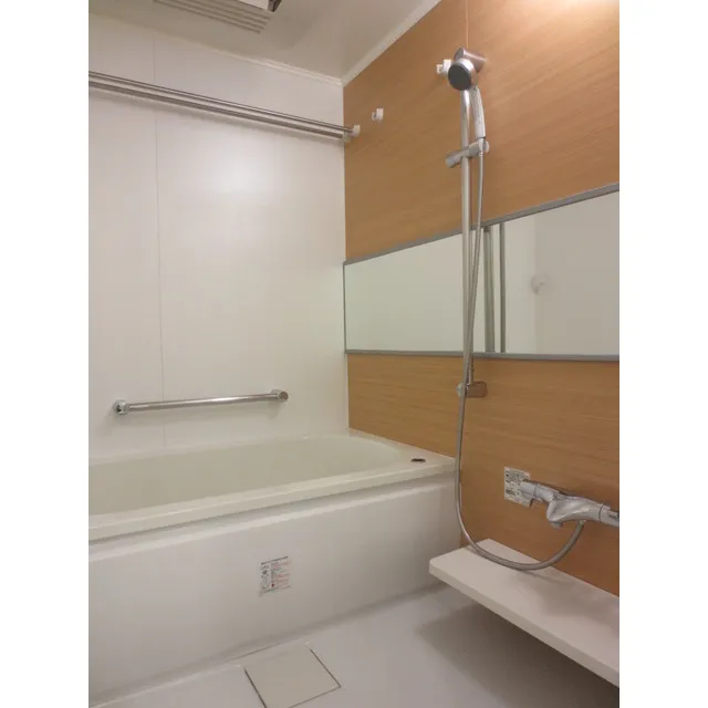 Soalanome Himonya - Interior - ["Plumbing fixture", "Bathtub", "Room"]