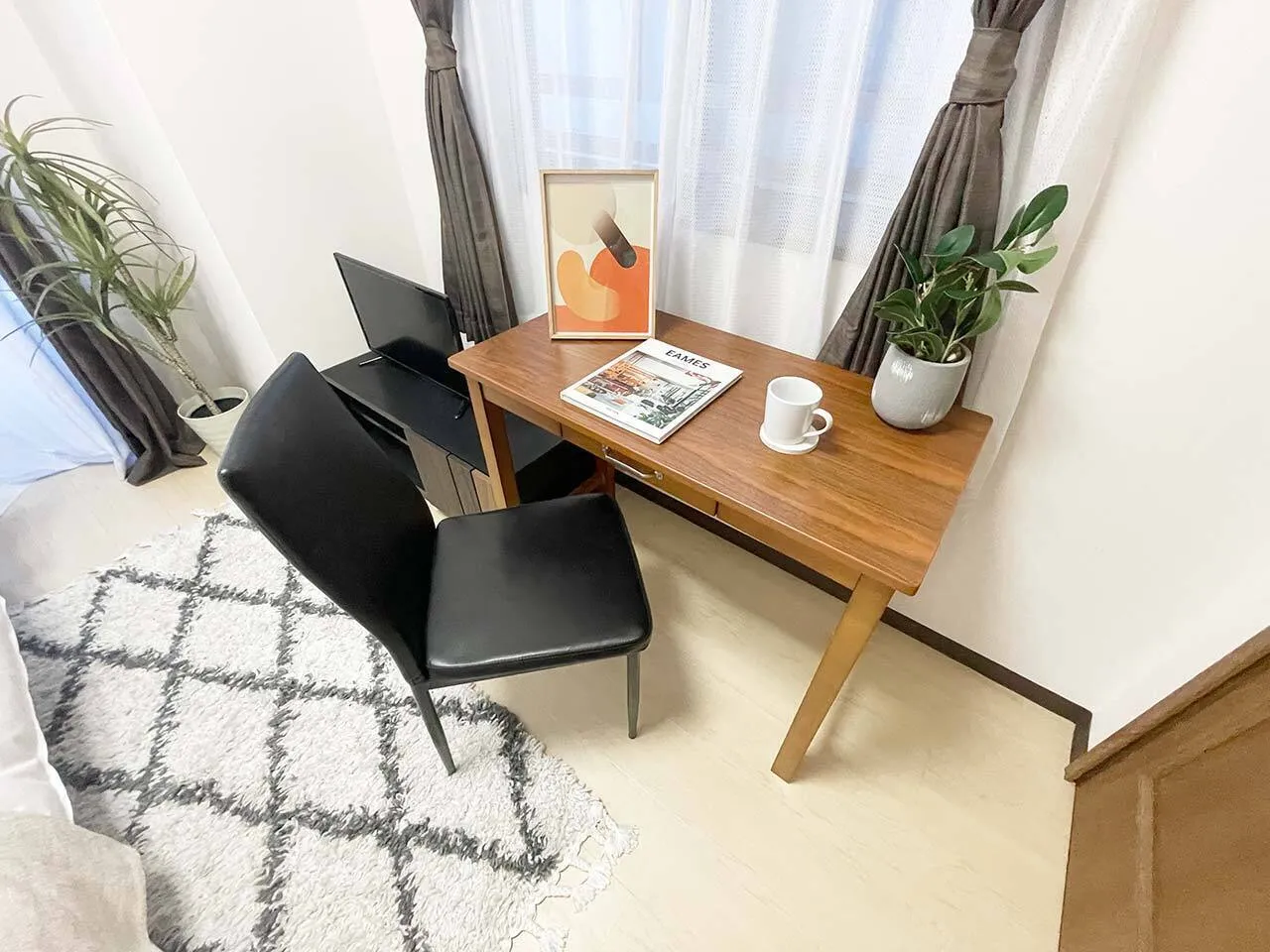 Mynavi STAY Ikebukuro - Interior - ["Furniture", "Flooring", "Wood"]