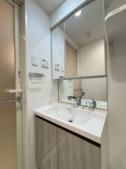 Comforia Liv Osaki - Interior - ["Flooring", "Floor", "Interior design"]