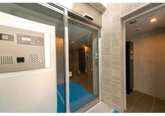 Comodo Ebisu - Exterior - ["Window", "Rectangle", "Building"]