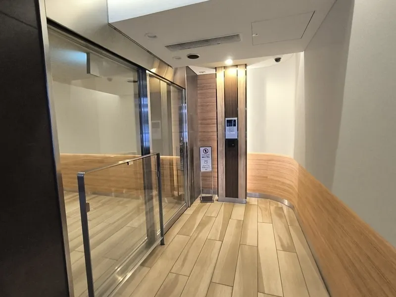Livio Raison Chiyoda Iwamotocho Lugente - Interior - ["Wood", "Flooring", "Floor"]