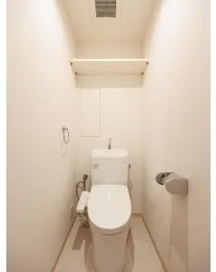 The Tabata House - Interior - ["Toilet seat", "Plumbing fixture", "Flooring"]