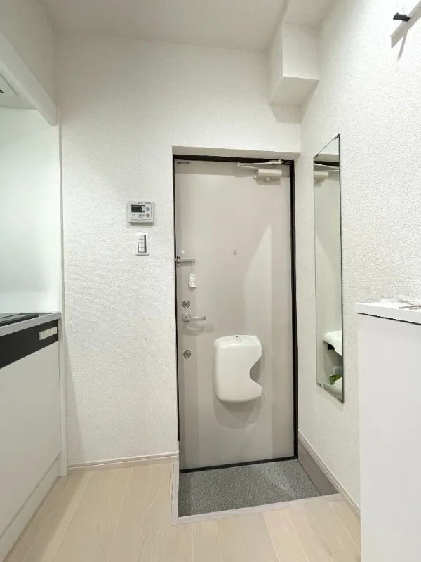 Mare Meidaimae II - Interior - ["Flooring", "Plumbing fixture", "Floor"]