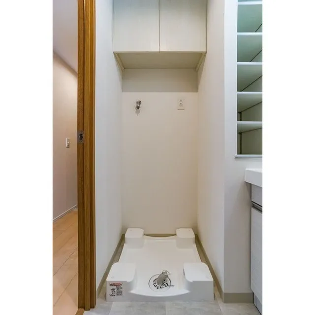 Grand Casa Oji II - Interior - ["Building", "Wood", "Fixture"]