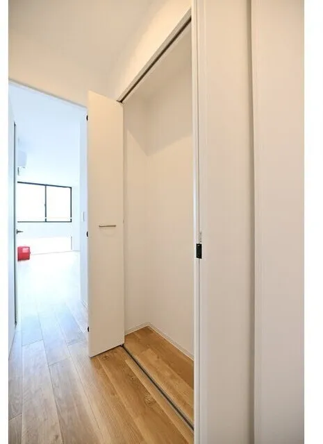 False Class Takadanobaba - Interior - ["Wood", "Flooring", "Floor"]