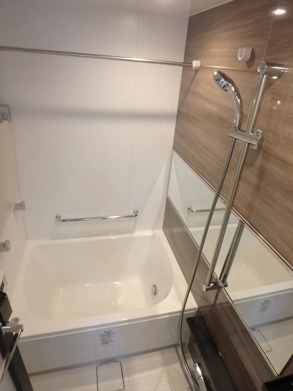 Orchid Residence Ueno - Interior - ["Bathroom", "Plumbing fixture", "Bathtub"]