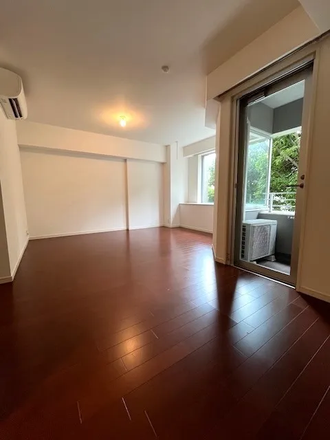 Residia Tower Kamiikebukuro (Tower Building) - Interior - ["Flooring", "Floor", "Wood"]