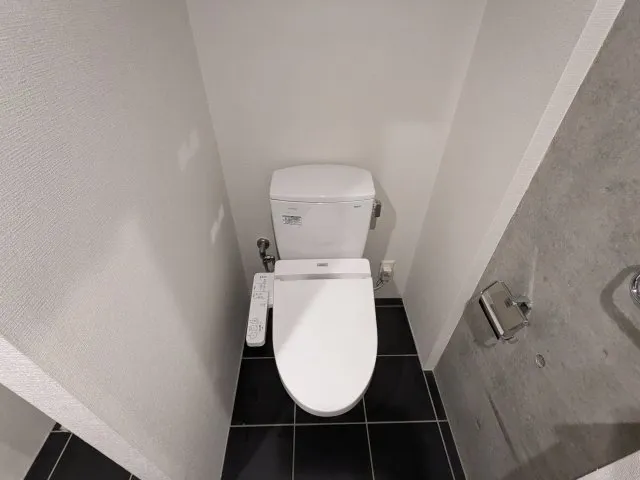 Alero Edogawabashi - Interior - ["Water", "Toilet", "Bathroom"]